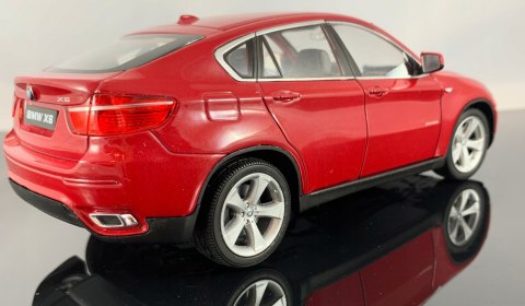 BMW X6 5.0 xDrive E71 red model Welly 1:24 BMW X6 5.0 xDrive E71 red model Welly 1:24