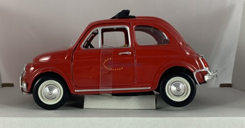 Fiat 500 L 1968 red 1:24 metalowy Bburago 22099 Fiat 500 L 1968 red 1:24 metalowy Bburago 22099