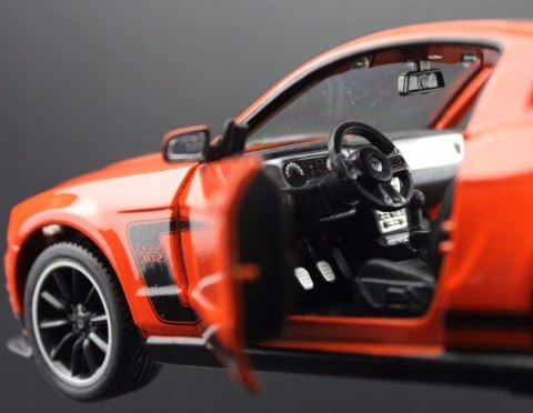 Ford MUSTANG Boss 302 1:24 model Maisto 31269 Ford MUSTANG Boss 302 1:24 model Maisto 31269