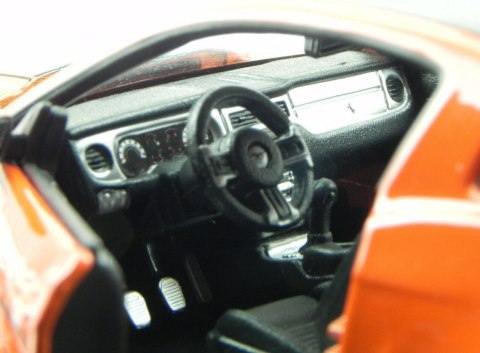 Ford MUSTANG Boss 302 1:24 model Maisto 31269 Ford MUSTANG Boss 302 1:24 model Maisto 31269