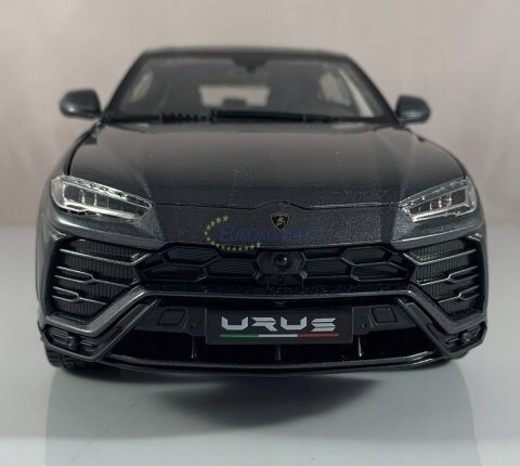 LAMBORGHINI Urus grey 1:18 model BBurago 11042 LAMBORGHINI Urus grey 1:18 model BBurago 11042