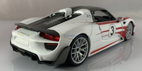 PORSCHE 918 Spyder Weissach #3 1:24 BBurago 28009 PORSCHE 918 Spyder Weissach #3 1:24 BBurago 28009