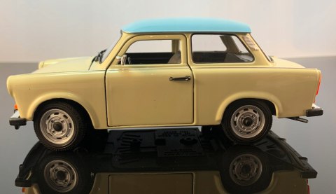 TRABANT 601 S De luxe model metal Welly 1:24 TRABANT 601 S De luxe model metal Welly 1:24