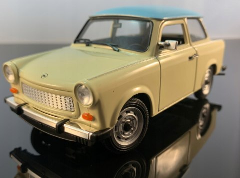 TRABANT 601 S De luxe model metal Welly 1:24 TRABANT 601 S De luxe model metal Welly 1:24