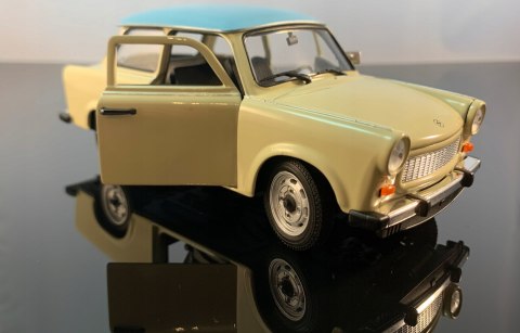 TRABANT 601 S De luxe model metal Welly 1:24 TRABANT 601 S De luxe model metal Welly 1:24