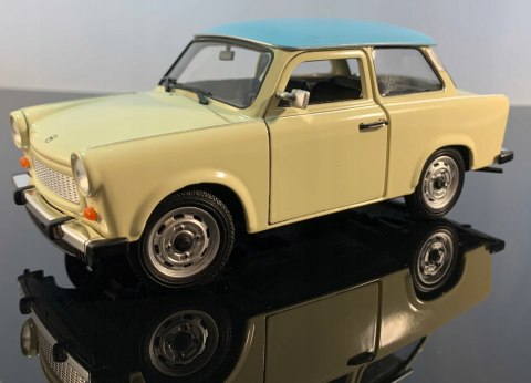 TRABANT 601 S De luxe model metal Welly 1:24 TRABANT 601 S De luxe model metal Welly 1:24